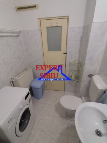 inchiriez-apartament-4-camere-decomandatzona-centrala-13