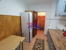 inchiriez-apartament-3-camere-semidecomandat-zona-mihai-viteazul