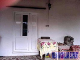 casa-de-vacanta-2-camere-teren-880-mp-berevoiesti-2