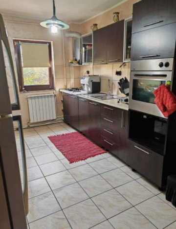 de-vanzare-apartament-cu-4-camere-decomandat-etaj-2-5