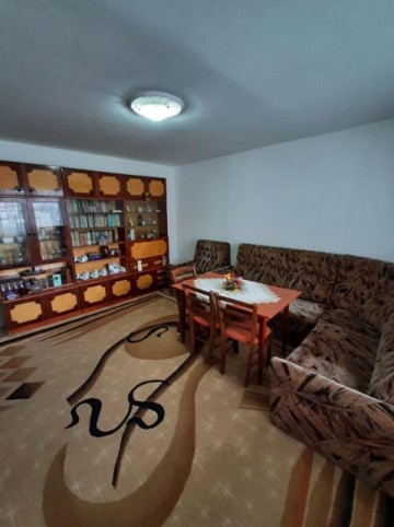 apartament-3-camere-calea-nationala-zona-bazar-65000-pret-negociabil-1