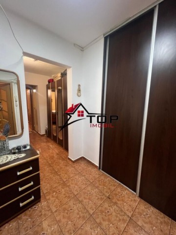 apartament-cu-3-camere-decomandat-etajul-2-pacurari-5