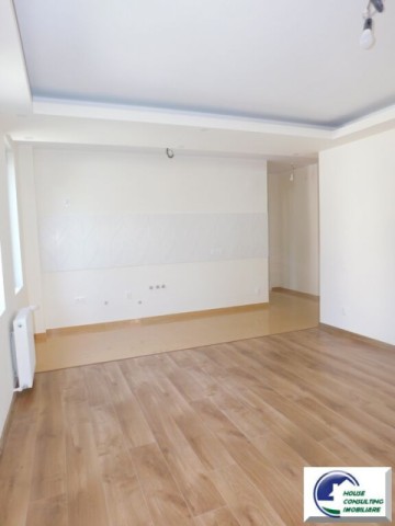 apartament-deosebit-cu-trei-camere-cu-terasa-situat-in-busteni-6