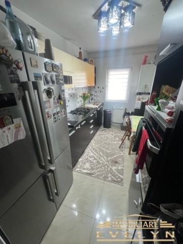 de-vanzare-apartament-3-camere-garaj-zona-imparat-traian-5