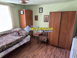 casa-de-vanzare-centru-3-camere-cu-toate-utilitatile-7