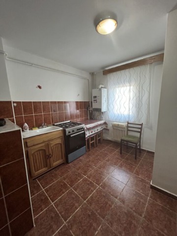 de-inchiriat-apartament-2-camere-zona-capat-1-pret-250-4