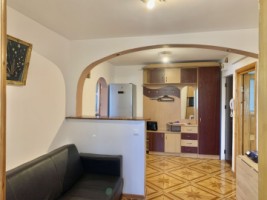 de-inchiriat-apartament-cu-2-camere-zona-bazar-pret-300-4