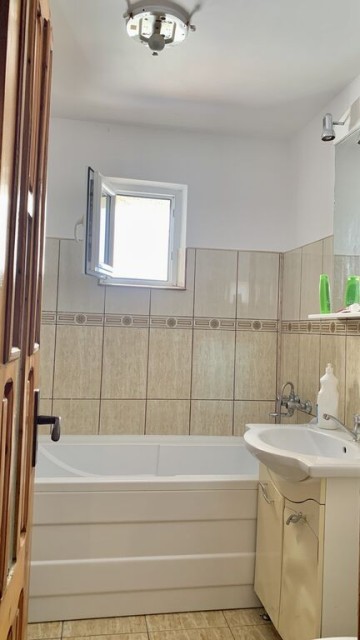 de-inchiriat-apartament-cu-2-camere-zona-bazar-pret-300-9