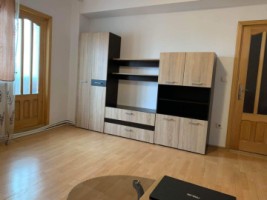 de-inchiriat-apartament-3-camere-zona-calea-nationala-300-euro