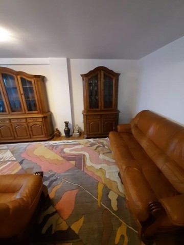 apartament-3-camere-de-inchiriat-zona-marchian-1