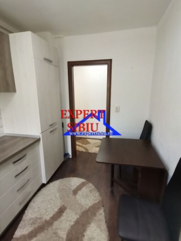 inchiriez-apartament-3-camere-renovatzona-ciresica-9