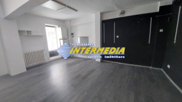 spatiu-comercial-de-vanzare-50-mp-in-alba-iulia-zona-cetate-2