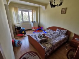 inchiriez-apartament-3-camere-decomandat-zona-ciresica-0