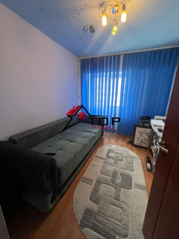 apartament-cu-3-camere-decomandat-si-2-bai-2-balcoane-pacurari