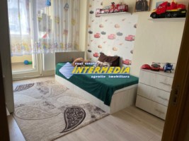 apartament-cu-4-camere-decomandat-in-alba-iulia-zona-cetate-closca-2