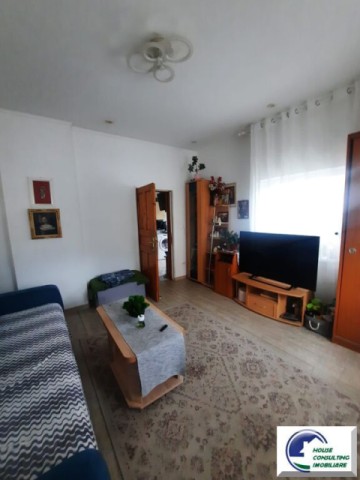 apartament-deosebit-cu-doua-camere-si-teren-situat-in-busteni-2