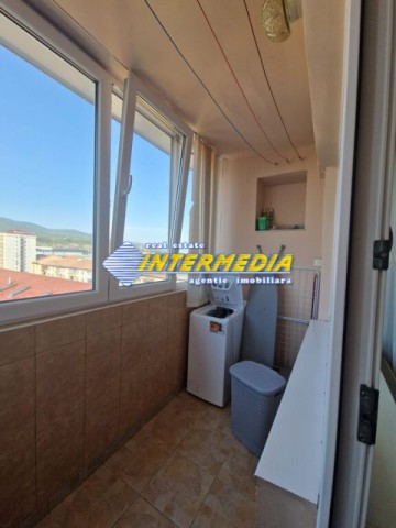 apartament-3-camere-de-vanzare-in-cetate-zona-bulevard-4