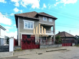 casa-individuala-de-vanzare-cetate