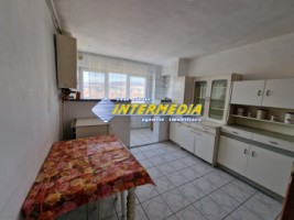 vanzare-apartament-2-camere-cetate-m-uri-alba-iulia-2-balcoane-si-vedere-parc-2