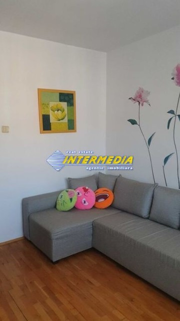 vanzare-apartament-3-camere-bucatarie-mare-si-balcon-cetate-piata-mobilat-modern-1