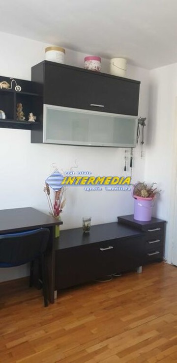 vanzare-apartament-3-camere-bucatarie-mare-si-balcon-cetate-piata-mobilat-modern-2