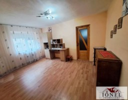 vanzare-apartament-doua-camere-in-cugir-etaj-1