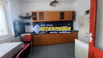 apartament-cu-2-camere-de-inchiriat-la-casa-zona-cetate-3