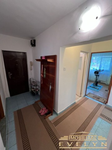 apartament-3-camere-etaj-1-zona-parcul-curcubeului-pacea-pret-68000-euro-negociabil-3