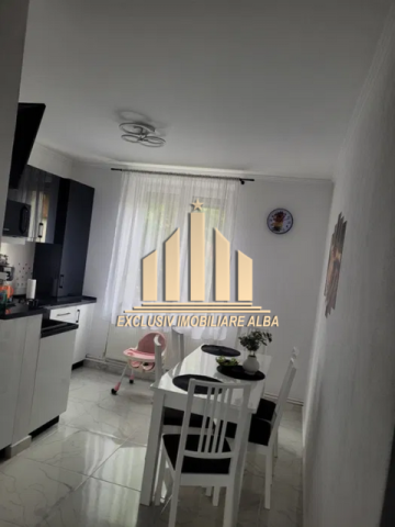 vand-apartament-renovat-in-zona-centru-4
