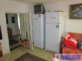 casa-cu-4-camere-si-teren-de-3000-mp-de-vanzare-in-bujoreni-teleorman-ideala-pentru-locuinta-spatioasa-11