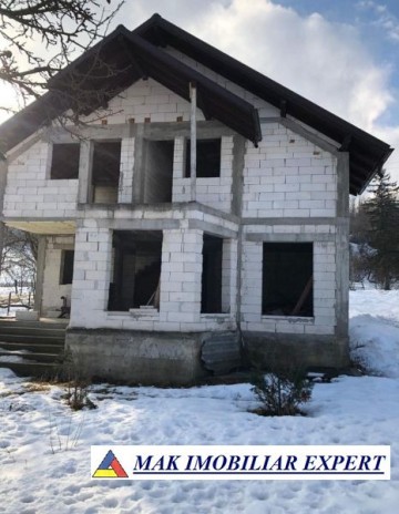 vila-la-rosu-4-camere-teren-2500-mp-in-arefu-arges