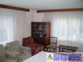 vila-cu-5-camere-si-teren-de-1250-mp-de-vanzare-in-cetateni-arges-ideala-pentru-locuinta-de-familie-3