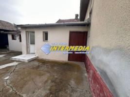 vanzare-casa-cu-920-mp-teren-alba-iulia-zona-hcc-la-asfalt-si-toate-utilitatiile-14