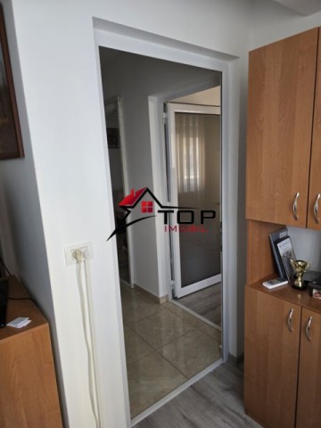 vanzare-apartament-3-camere-strada-pepinierii-loc-parcare-si-boxa-1