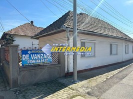 casa-cu-4-camere-de-vanzare-in-alba-iulia-zona-centru-cu-toate-utilitatile-11