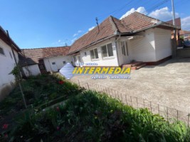 casa-cu-4-camere-de-vanzare-in-alba-iulia-zona-centru-cu-toate-utilitatile-19