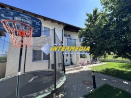 casa-noua-in-cetate-finisata-complet-pozitie-foarte-buna-39