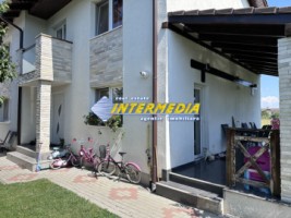 casa-noua-in-cetate-finisata-complet-pozitie-foarte-buna-38