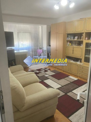 apartament-3-camere-66-mp-decomandat-de-vanzare-cetate-2