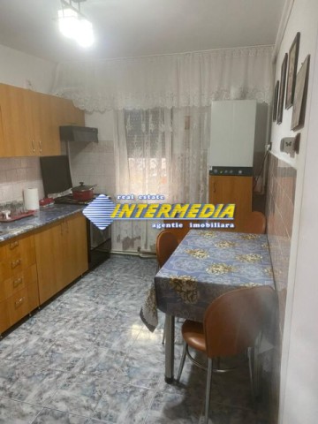 apartament-3-camere-66-mp-decomandat-de-vanzare-cetate-1