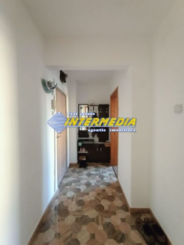 vanzare-apartament-4-camere-modificat-in-3-alba-iulia-cetate-bulevard-cu-bucatarie-mare-mobilat-si-utilat-complet-2