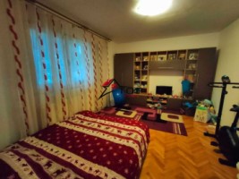 apartament-4-camere-decomandat-etaj-1-tatarasi-dispecer