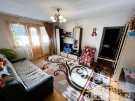 de-vanzare-apartament-2-camere-etaj-2-zona-aleea-nucului-pret-52000-euro-neg