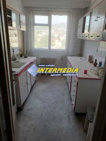 apartament-2-camere-decomandat-in-cetate-alba-iulia-1