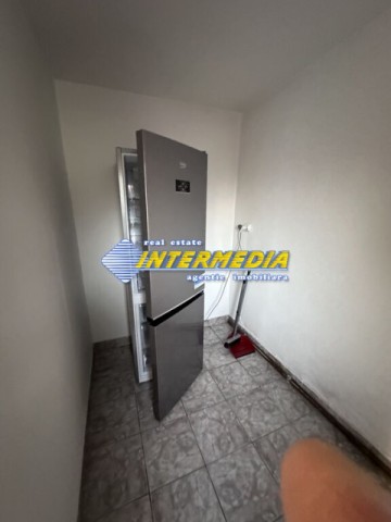 apartament-3-camere-90-mp-de-inchiriat-in-cetate-mobilat-13