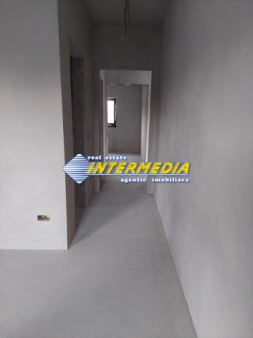 casa-noua-de-vanzare-pe-un-nivel-cu-392-mp-teren-utilitati-zona-alba-micesti-2