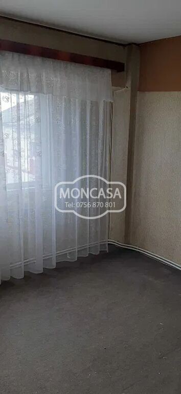 apartament-3-camere-zona-liceului-m-eminescu-cu-centrala-proprie-1