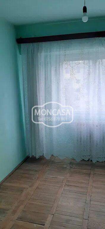 apartament-3-camere-zona-liceului-m-eminescu-cu-centrala-proprie-2