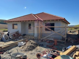 casa-noua-construita-semifinisata-livezeni-1