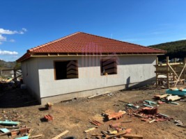 casa-noua-construita-semifinisata-livezeni-2